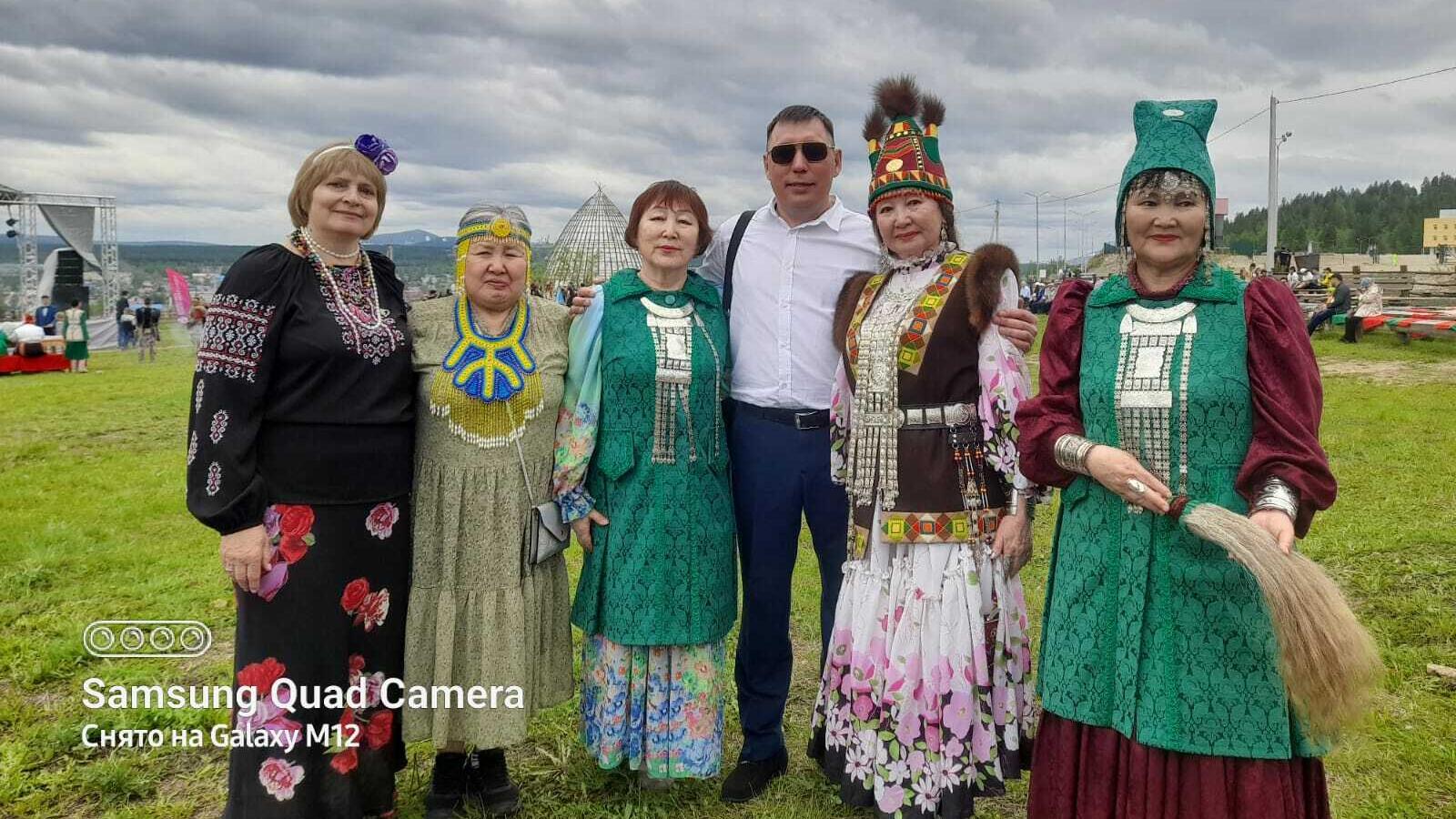 У каждого народа есть непреодолимая потребность жить своей культурой, сохраняя свои традиции, обычаи, знать свой язык, историю