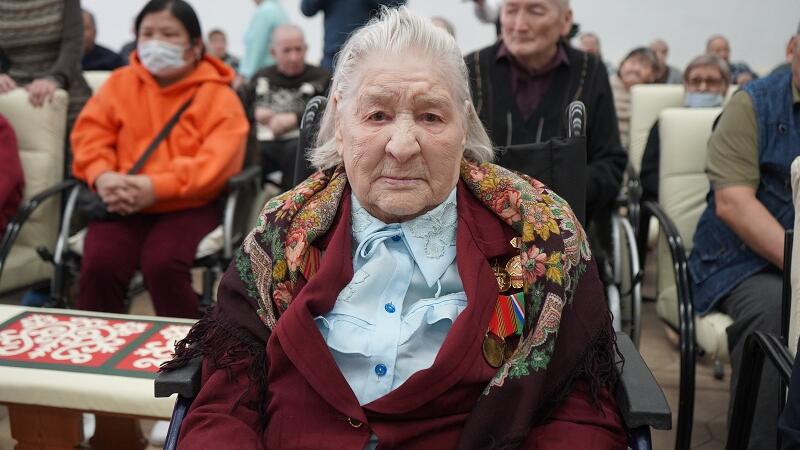 100 ЛЕТ ИСПОЛНИЛОСЬ ЕВДОКИИ ПЕТРОВОЙ ИЗ ЯМЩИЦКОГО РОДА С.КЫТЫЛ ДЮРА