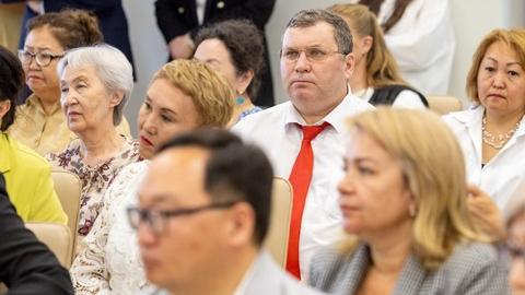 Глава Якутии поддержал предложения по реабилитации инвалидов и уходу за престарелыми
